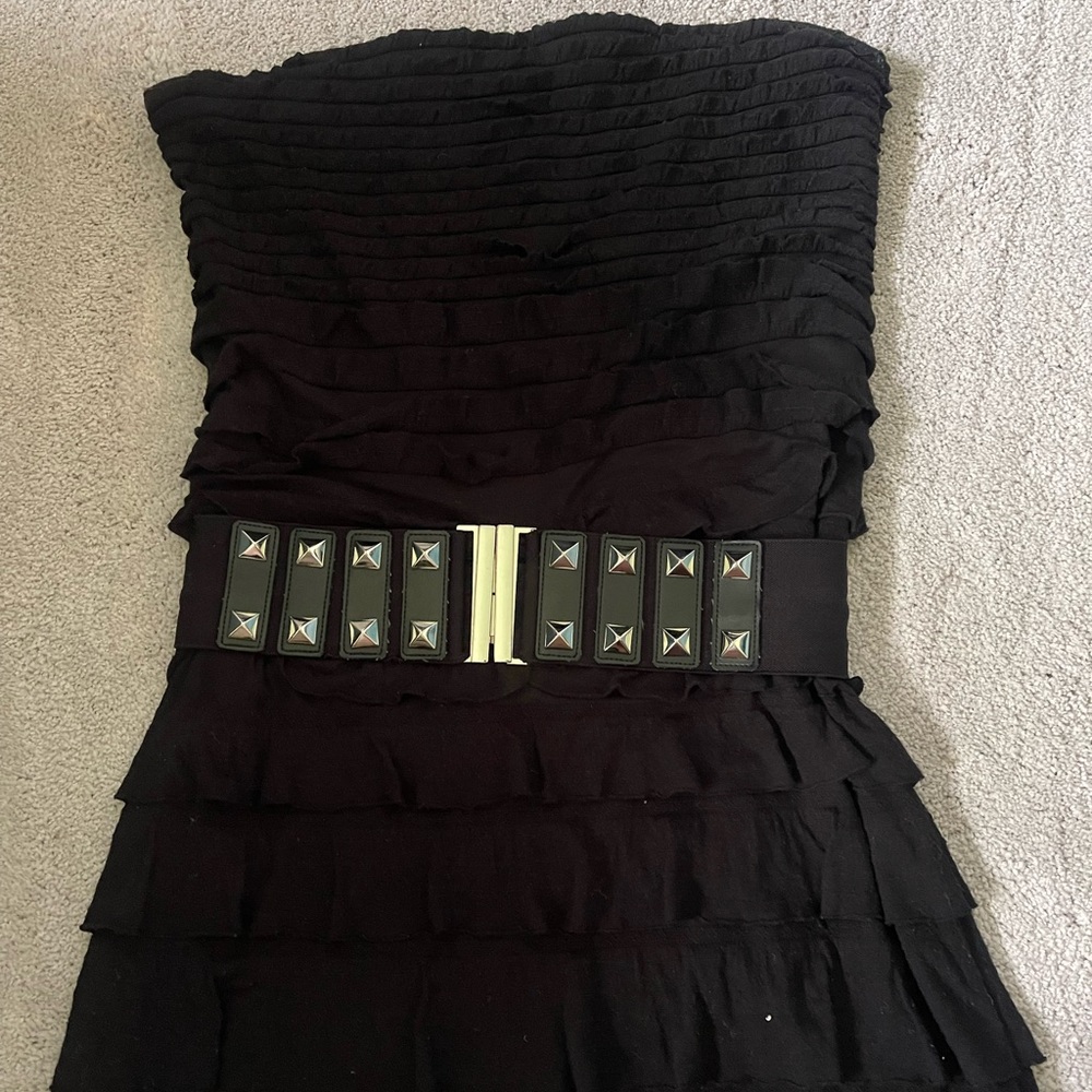 Women’s black ruffle tube-top dress/belt included (Bebe)